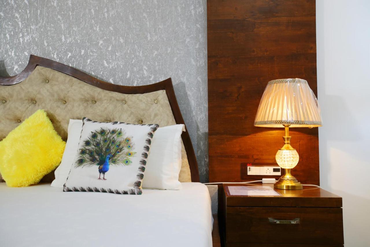 Maharaja The Royal Resort Thane Bagian luar foto
