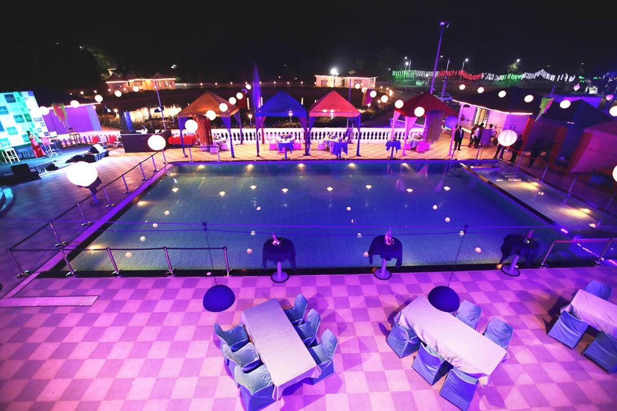 Maharaja The Royal Resort Thane Bagian luar foto