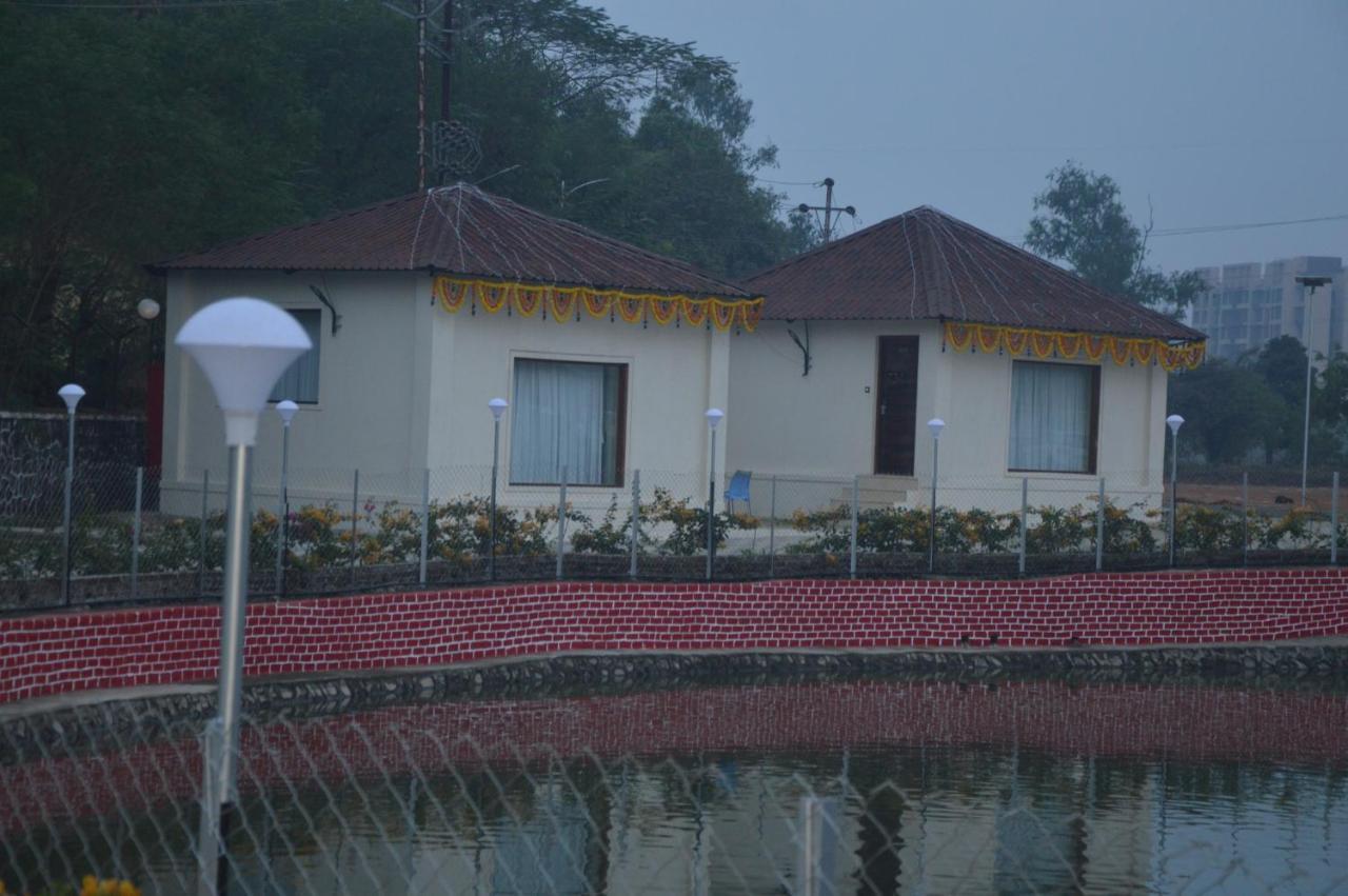 Maharaja The Royal Resort Thane Bagian luar foto